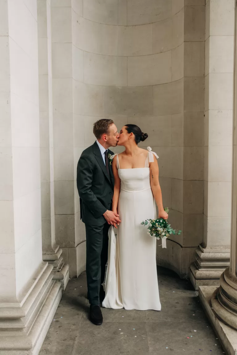 Intimate Marylebone Town Hall Wedding – A Cool, Editorial-Style Celebration in Marylebone